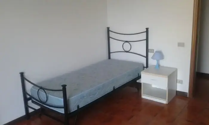 Rexer-Pisa-Appartamento-zona-Cisanello-per-studenti-CAMERA-DA-LETTO