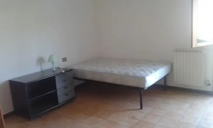Rexer-Pisa-Appartamento-zona-Cisanello-per-studenti-CAMERA-DA-LETTO