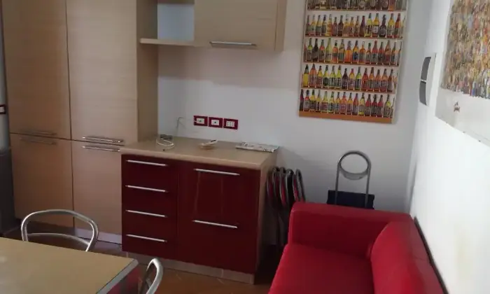 Rexer-Catania-ULTIMO-posto-letto-in-grande-stanza-condivisa-SALONE