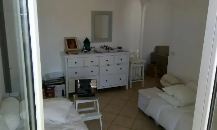 Rexer-Napoli-Grazioso-e-luminoso-appartamento-co-metr-CavourMuseo-CAMERA-DA-LETTO