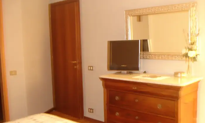 Rexer-San-Giuliano-Terme-Ampio-Appartamento-con-ottime-rifiniture-CAMERA-DA-LETTO