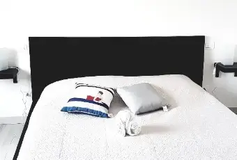 Rexer-La-Spezia-Bilocale-con-spazio-esterno-CAMERA-DA-LETTO