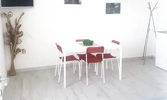 Rexer-La-Spezia-Bilocale-con-spazio-esterno-CUCINA
