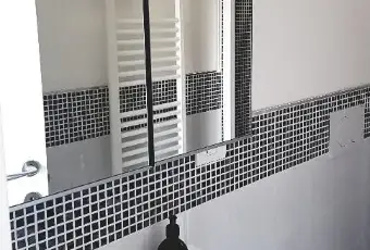Rexer-La-Spezia-Bilocale-con-spazio-esterno-BAGNO