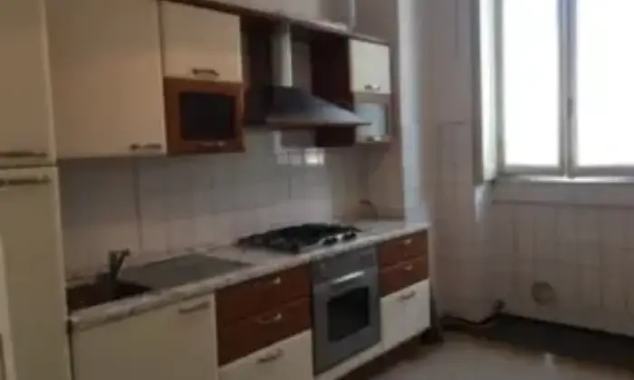 Rexer-Varese-Grazioso-appartamento-nel-cuore-di-Varese-CUCINA
