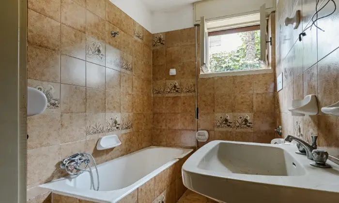 Rexer-trescore-balneario-Villa-indipendente-da-ristrutturare-Trescore-Balneario-BAGNO