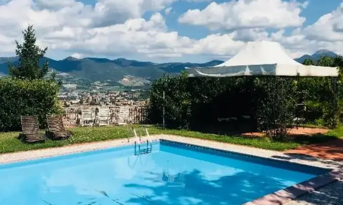Rexer-Fabriano-Villa-prestigiosa-con-piscina-SALONE