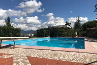 Rexer-Fabriano-Villa-prestigiosa-con-piscina-SALONE
