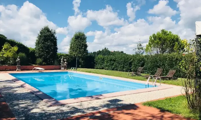 Rexer-Fabriano-Villa-prestigiosa-con-piscina-SALONE