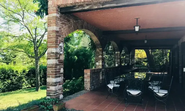 Rexer-Fabriano-Villa-prestigiosa-con-piscina-SALONE