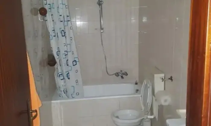 Rexer-Messina-Bivani-arredato-con-giardino-in-villa-indipendente-BAGNO