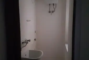 Rexer-Messina-Bivani-arredato-con-giardino-in-villa-indipendente-BAGNO