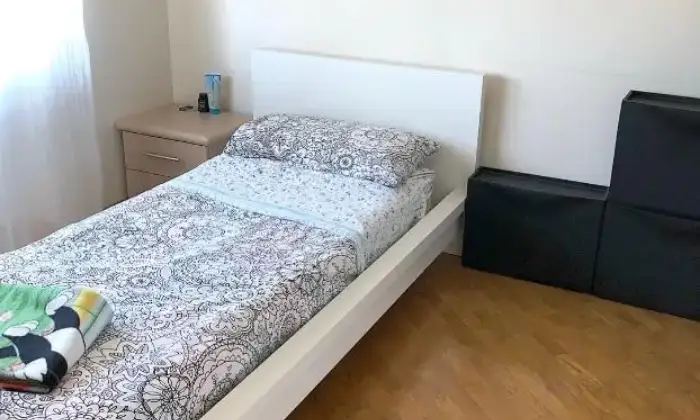 Rexer-Roma-Stanza-singola-in-trilocale-CAMERA-DA-LETTO