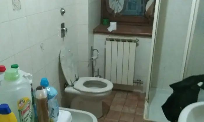 Rexer-Giussago-Camere-con-bagno-in-casa-indipendente-con-giardino-BAGNO