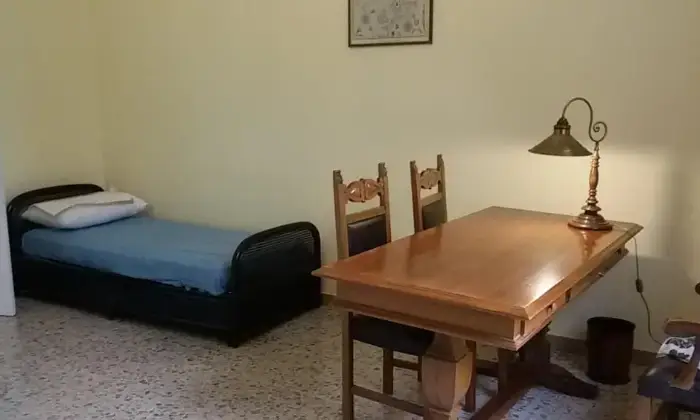 Rexer-Frosinone-Ampio-appartamento-centrale-ideale-per-studenti-CAMERA-DA-LETTO