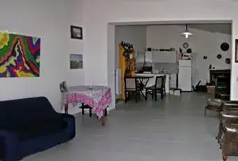 Rexer-Buccheri-Villetta-singola-con-ampio-terreno-in-affitto-SALONE