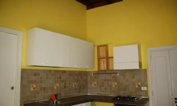 Rexer-Viterbo-Caratteristico-appartamento-CUCINA