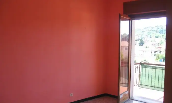 Rexer-Incisa-Scapaccino-Ampio-Bilocale-non-arredato-al-terzo-piano-SALONE