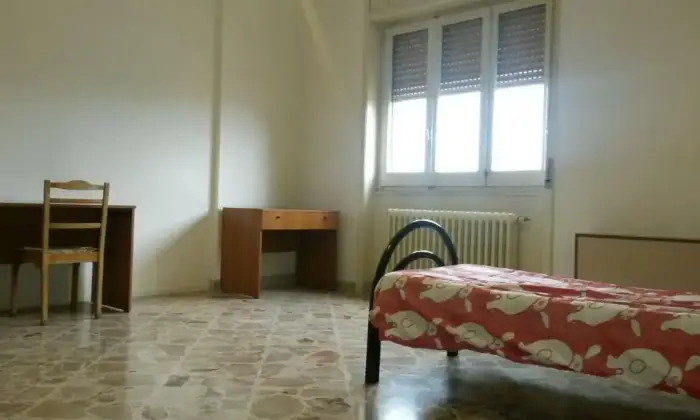 Rexer-Lecce-Ultime-stanze-singole-a-studentistudentesse-CAMERA-DA-LETTO