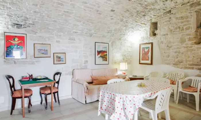 Rexer-Molfetta-Appartamento-in-pietra-nel-borgo-antico-di-Molfetta-SALONE