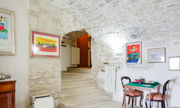 Rexer-Molfetta-Appartamento-in-pietra-nel-borgo-antico-di-Molfetta-SALONE