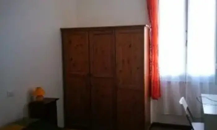 Rexer-Genova-Affitto-di-Appartamento-in-via-imperiale-CAMERA-DA-LETTO
