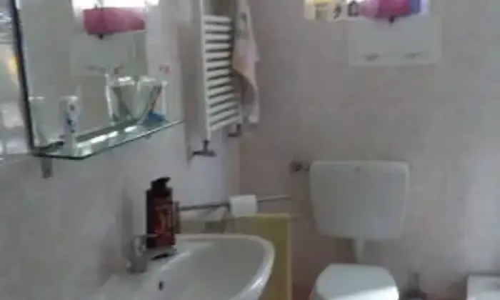 Rexer-Genova-Affitto-di-Appartamento-in-via-imperiale-BAGNO