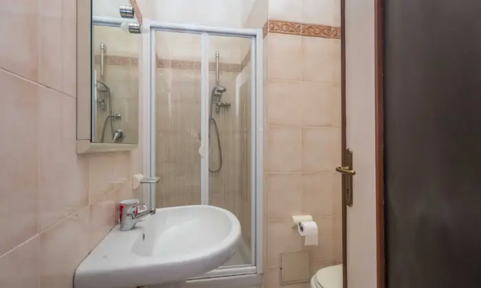 Rexer-Torino-AFFITTO-Appartamento-molto-luminoso-BAGNO