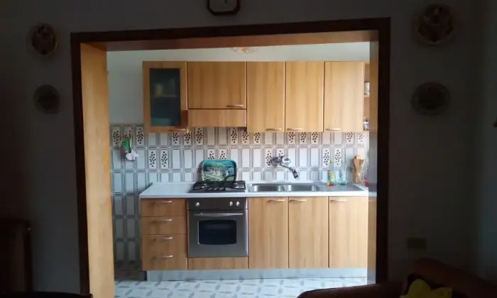 Rexer-San-Giuliano-Terme-Casa-singola-molto-luminosa-in-zona-tranquilla-CUCINA