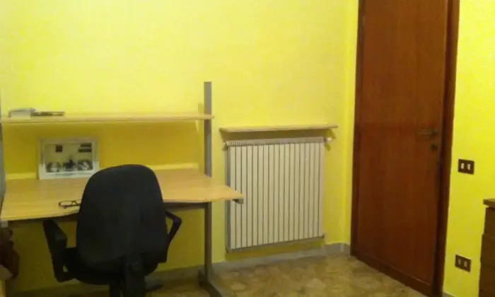 Rexer-Roma-STANZE-IN-APPARTAMENTO-CAMERA-DA-LETTO