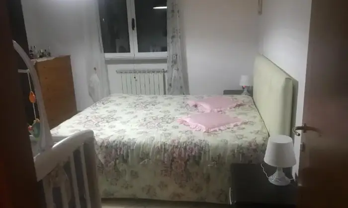 Rexer-Santo-Stefano-di-Magra-In-zona-servita-CAMERA-DA-LETTO