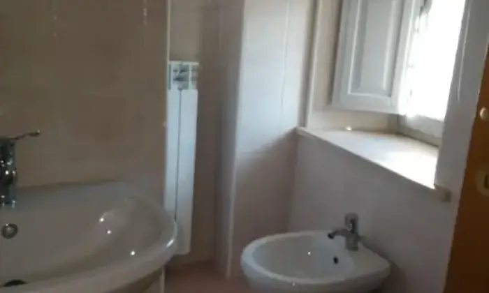 Rexer-LAquila-Bilocale-in-centro-storico-BAGNO
