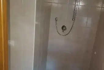 Rexer-LAquila-Bilocale-in-centro-storico-BAGNO