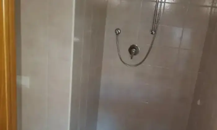Rexer-LAquila-Bilocale-in-centro-storico-BAGNO