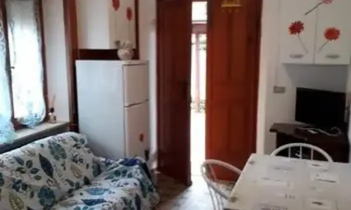 Rexer-Fiumalbo-Appartamento-in-borgo-antico-SALONE