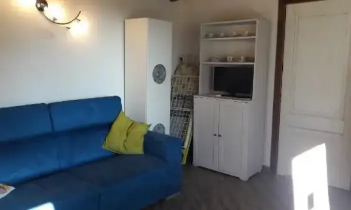 Rexer-Empoli-Bilocale-ingresso-indipendente-ammobiliato-SALONE