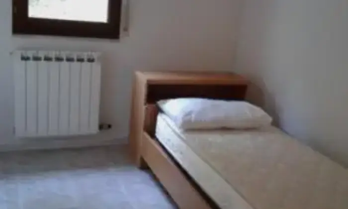 Rexer-Aulla-Caprigliola-ammobiliato-CAMERA-DA-LETTO