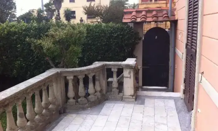 Rexer-Lucca-Affitto-di-Villa-in-via-giovanni-pascoli-TERRAZZO