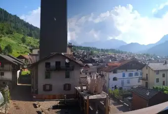 Rexer-Mezzano-Splendida-mansarda-vista-Dolomiti-posti-a-stagione-a-Mezzano-di-Primiero-SALONE