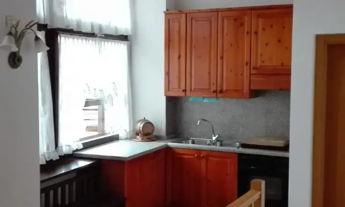 Rexer-Mezzano-Splendida-mansarda-vista-Dolomiti-posti-a-stagione-a-Mezzano-di-Primiero-CUCINA
