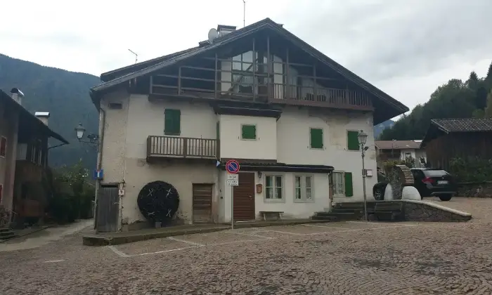 Rexer-Mezzano-Splendida-mansarda-vista-Dolomiti-posti-a-stagione-a-Mezzano-di-Primiero-CUCINA