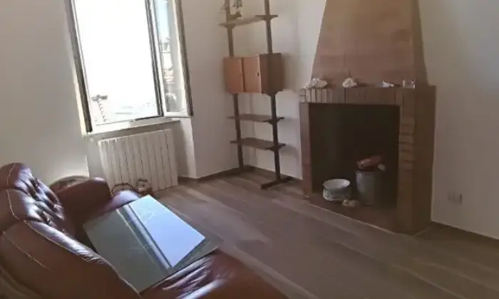 Rexer-Civitella-Paganico-Appartamento-a-PARI-appena-ristrutturato-SALONE
