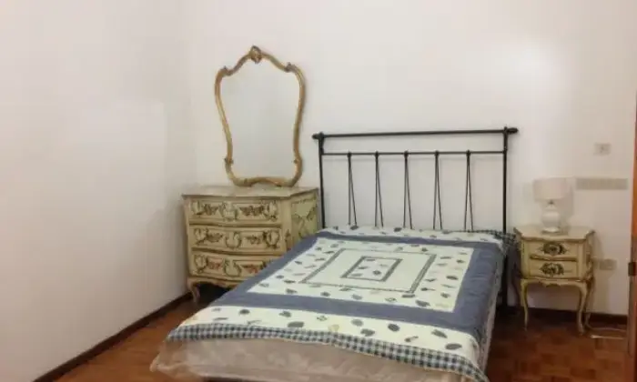 Rexer-Perugia-Camera-vicino-al-centro-CAMERA-DA-LETTO