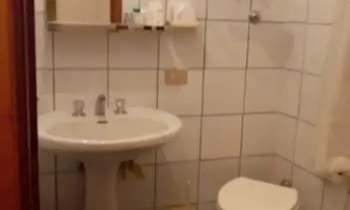 Rexer-Manciano-Casale-indipendente-in-affitto-BAGNO