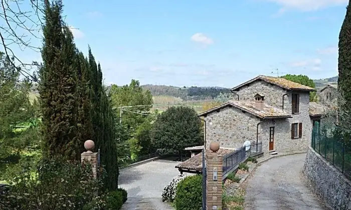 Rexer-Orvieto-Casale-in-pietra-ristrutturato-loc-Morrano-Orvieto-ALTRO