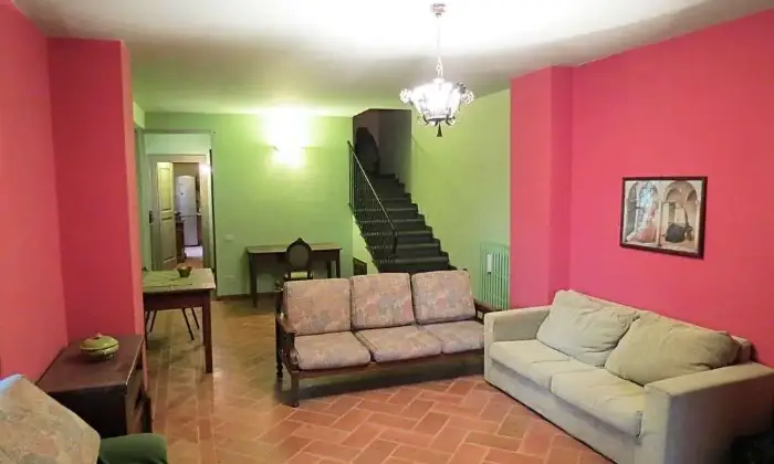 Rexer-Orvieto-Casale-in-pietra-ristrutturato-loc-Morrano-Orvieto-SALONE