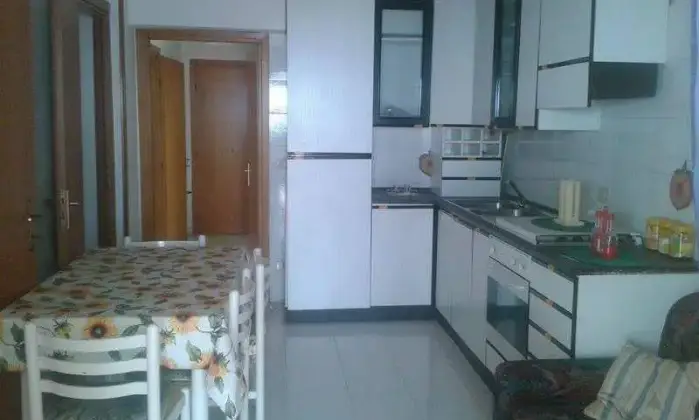 Rexer-Letojanni-Appartamento-ristrutturato-a-Letojanni-CUCINA