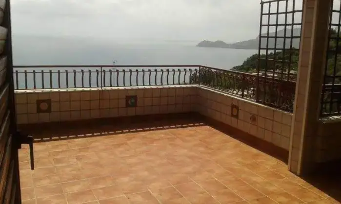 Rexer-Letojanni-Appartamento-ristrutturato-a-Letojanni-TERRAZZO