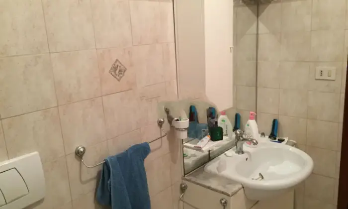 Rexer-Itri-Affitto-di-Appartamento-in-vico-san-marco-BAGNO