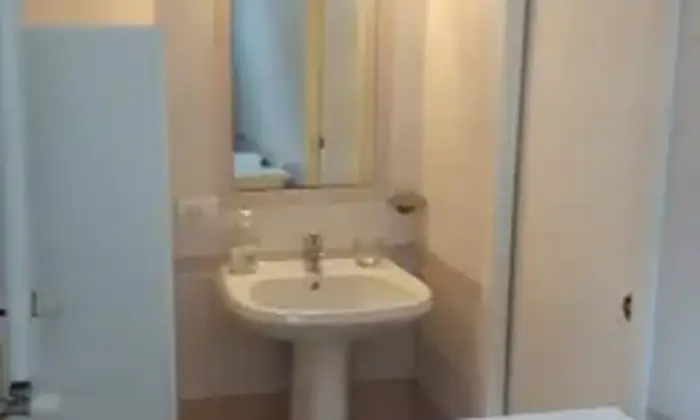 Rexer-Fiumicino-Monolocale-zona-centrale-BAGNO